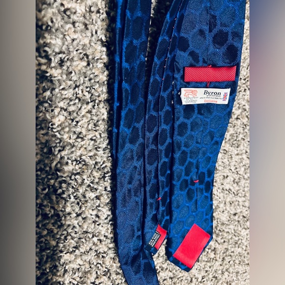 Vintage Byron tie - Picture 3 of 4